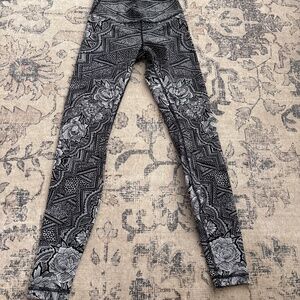 Lululemon size 4 leggings